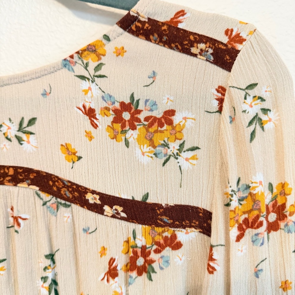 Maurices bohemian flowy blouse, tan, peasant sleeves, floral print size S - Picture 11 of 13